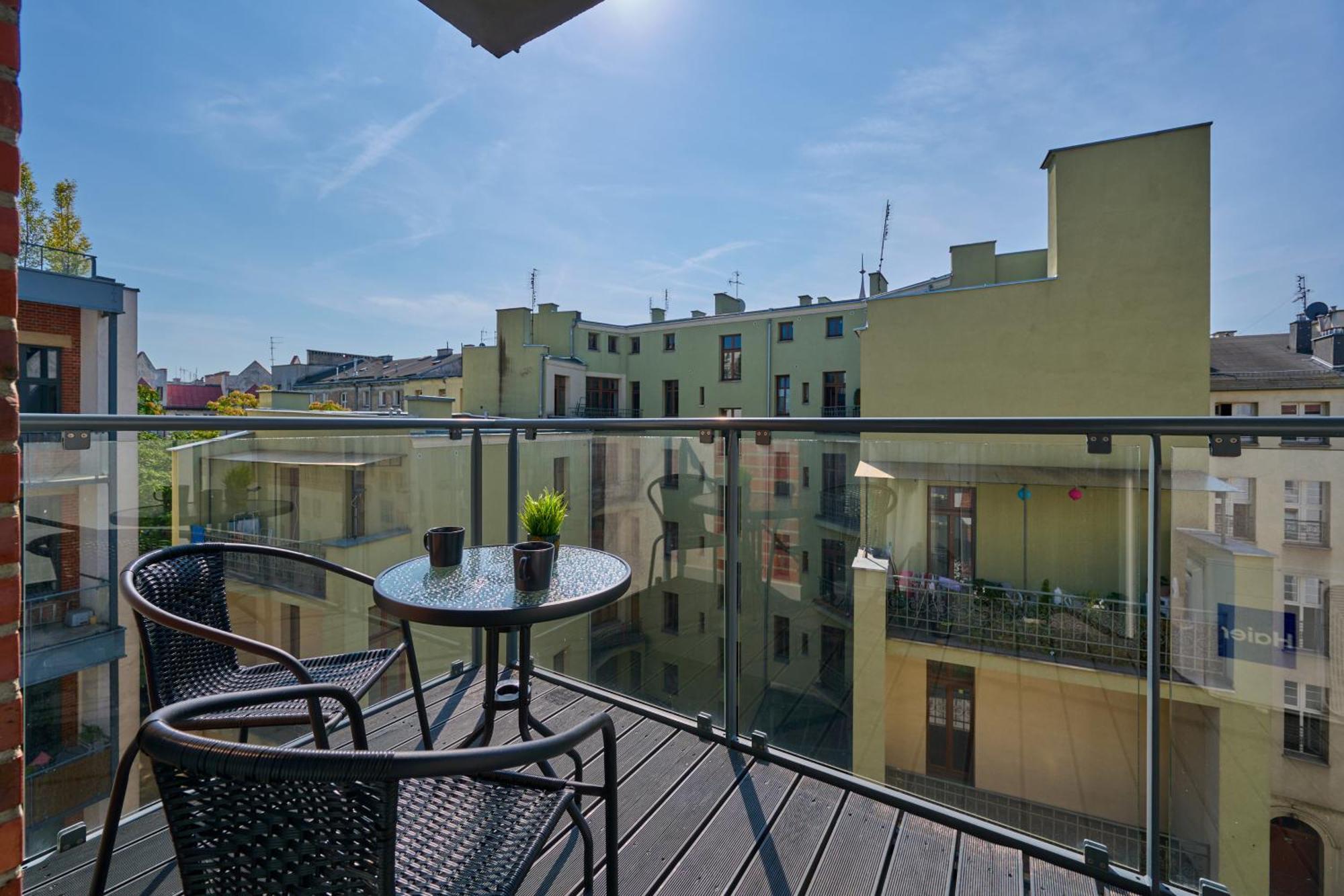 Stylish Kosciuszki Apartaments Near The Market Square With Free Garage Wroclaw By Noclegi Renters Exterior photo